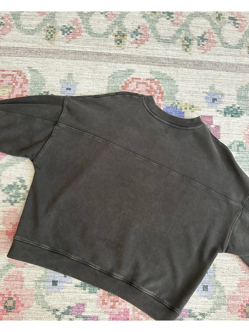Gap V Neck Sweatshirt - Picture 2 of 3